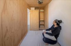 Οκτώ αρχιτέκτονες μεταμορφώνουν δωμάτια για φιλοξενούμενους